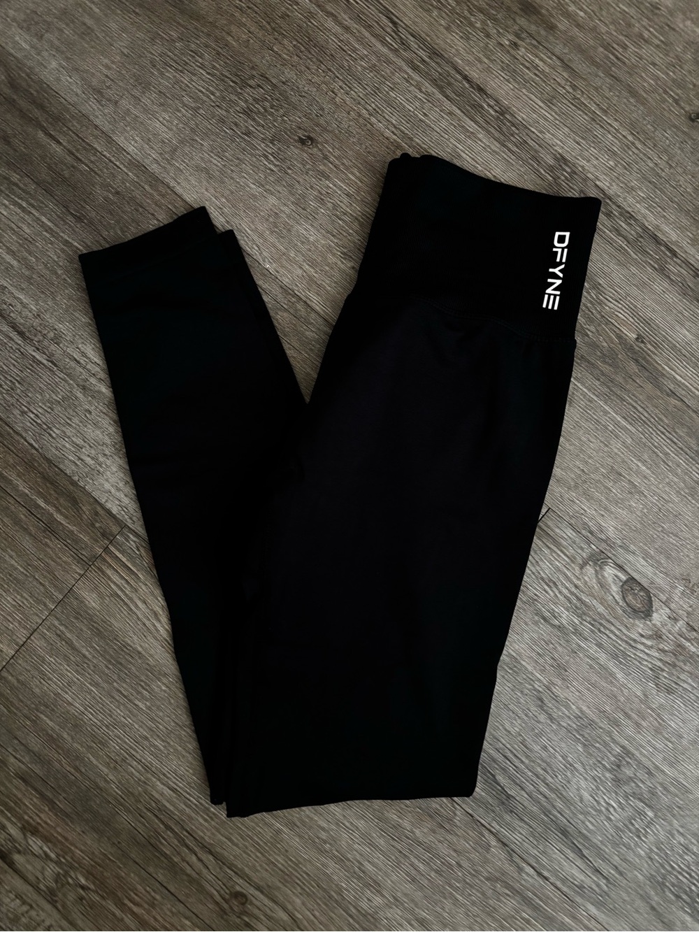 DFYNE Dynamic Midnight Black Leggings - Medium